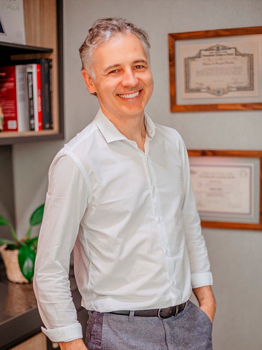 Dr. Roberto Miers