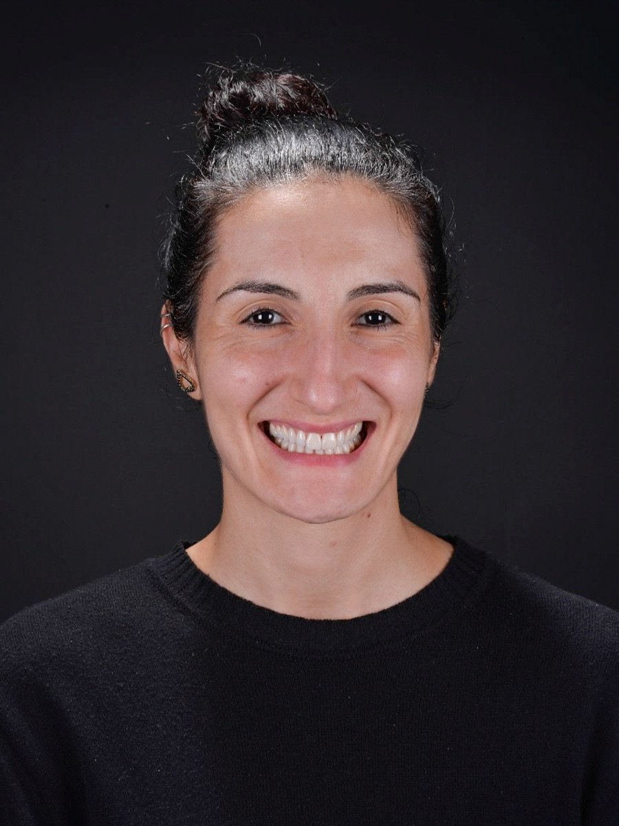 Paciente da Miers Odontologia sorrindo